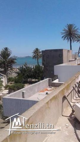 immeuble de deux etage à Rades Plage