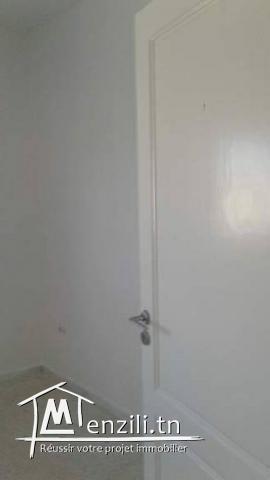 immeuble de deux etage à Rades Plage