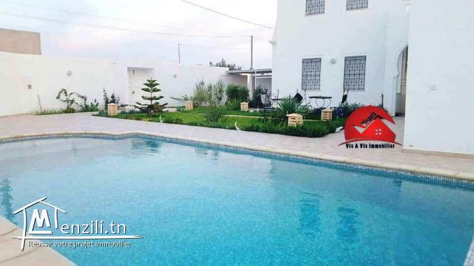 LOCATION SAISONNIÈRE DE VILLA AVEC PISCINE A HOUMT SOUK DJERBA