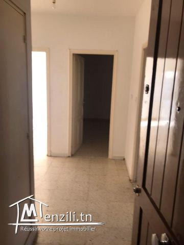 À vendre un appartement en s+2 à khézema Est