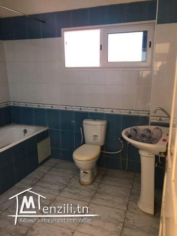 À vendre un appartement en s+2 à khézema Est