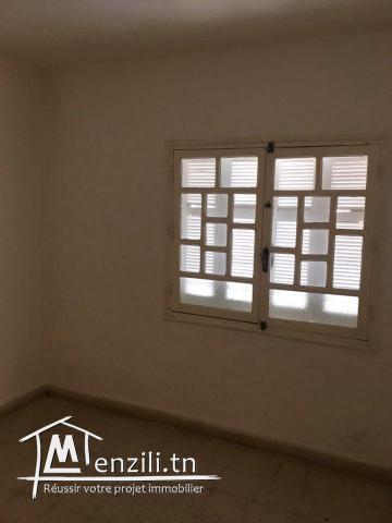 À vendre un appartement en s+2 à khézema Est