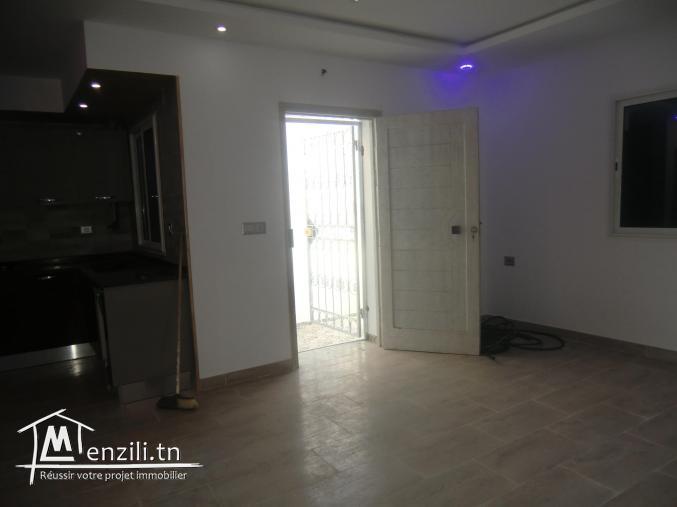 دار للبيع بدار علوش تبعد عل بحر 200م شاطئ رملة