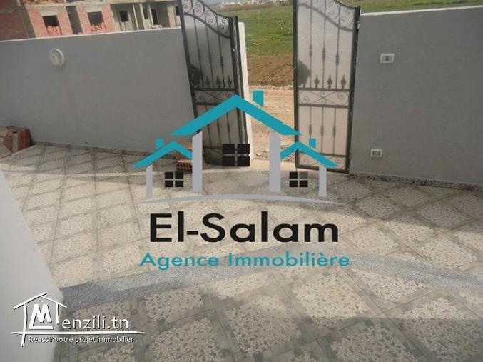 belle villa 200m a la plage el hawaria seuelement a 140000dt