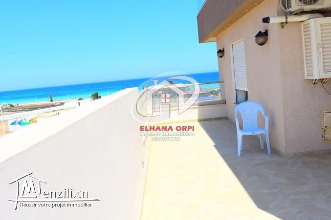 Appartement rejich pied dans l'eau avec vue sur mer pour vacance