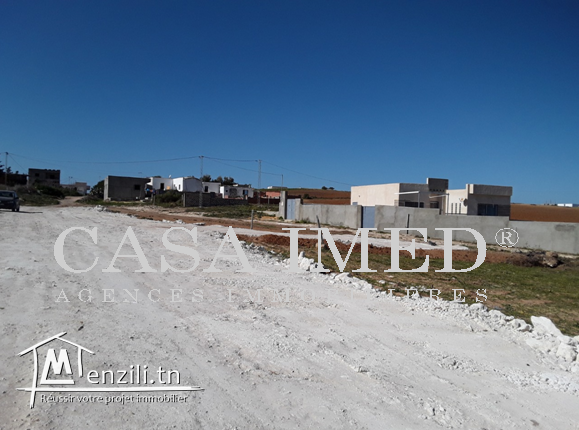 أرض تبعد 800 م ² على #بحر #منزل_حر