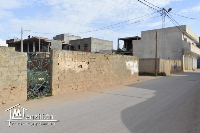 terrain à mnihla de 456 m2