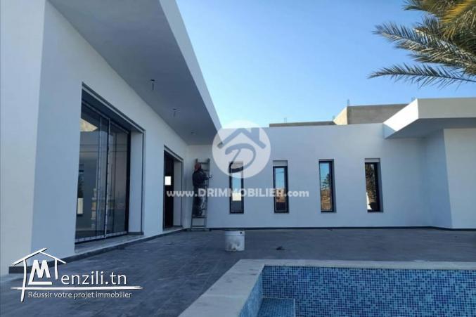 Villa avec piscine a vendre a tezdaine