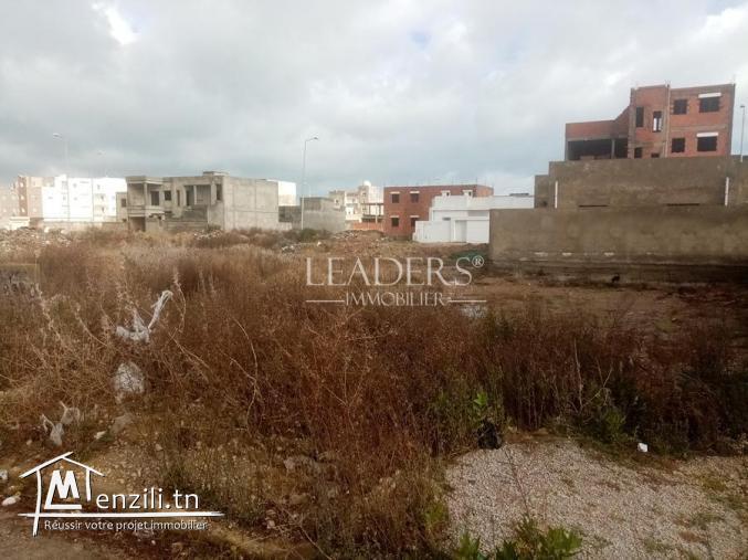 Terrain dans une zone calme