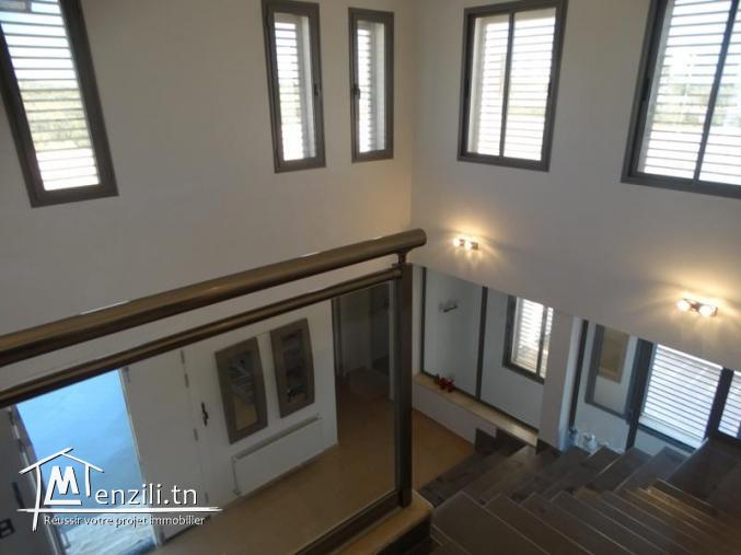 Villa SOMPTUEUSE (Réf: V1098)