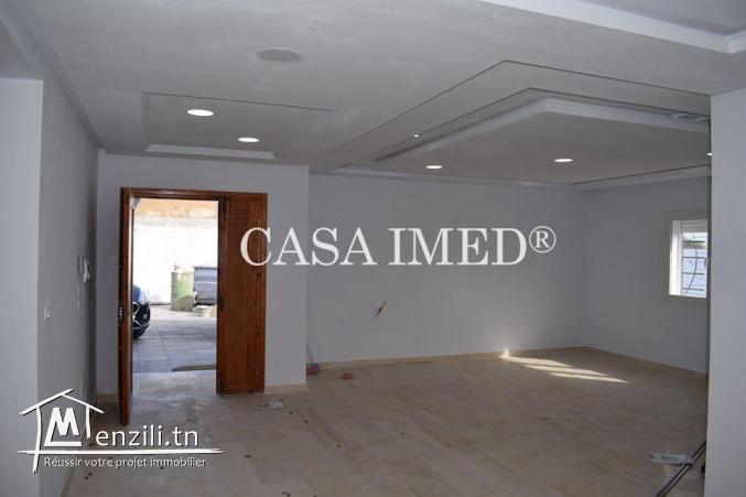 superbe villa a vendre avec jardin dans un zone calme 