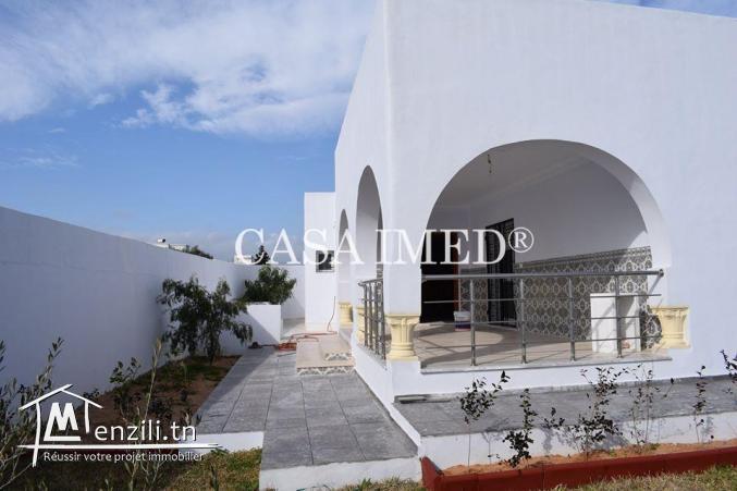 superbe villa a vendre avec jardin dans un zone calme 