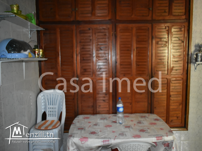 une maison avec terrain