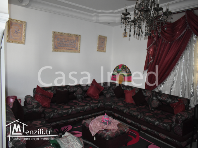 une maison avec terrain