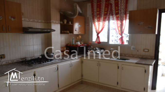 une belle villa 3 étage situé à mannouba