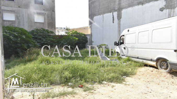 un beau terrain de 176  m²   situé à manouba
