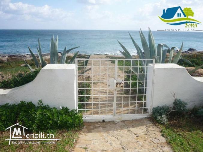 villa pieds dans l'eau à kélibia