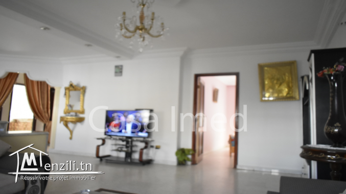 une belle villa 3 étage situé à mannouba