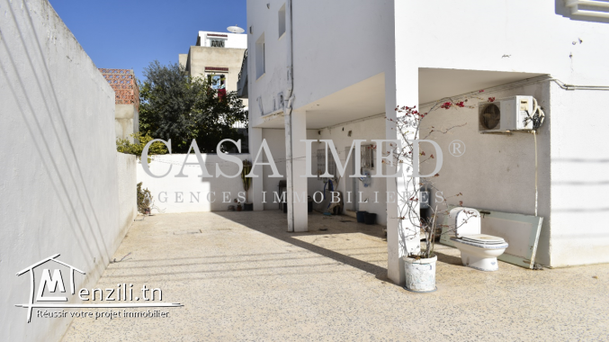 villa est située dans un quartier calme  a bardo