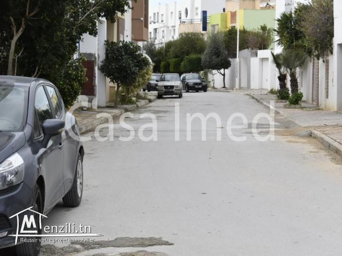 un triplex  inachevé aux jardin d’el menzah 2