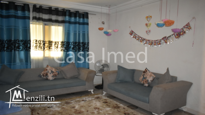 un immeuble  aux  jardins d’el menzah