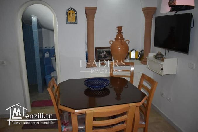 un #appartement S+2 de 80 m² occupe le 1er étage