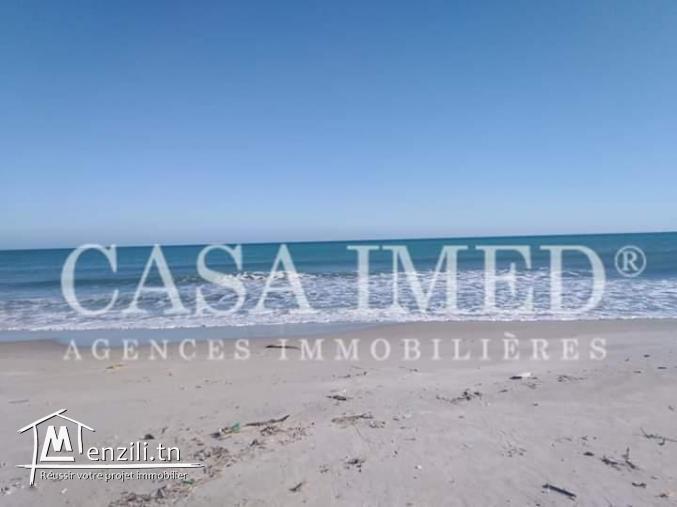 terrain 800 m à la plage kerkwene