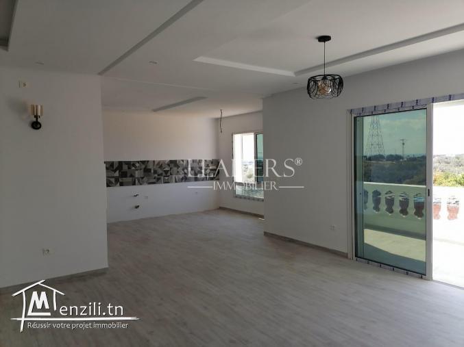 une belle villa avec piscine vue de mer