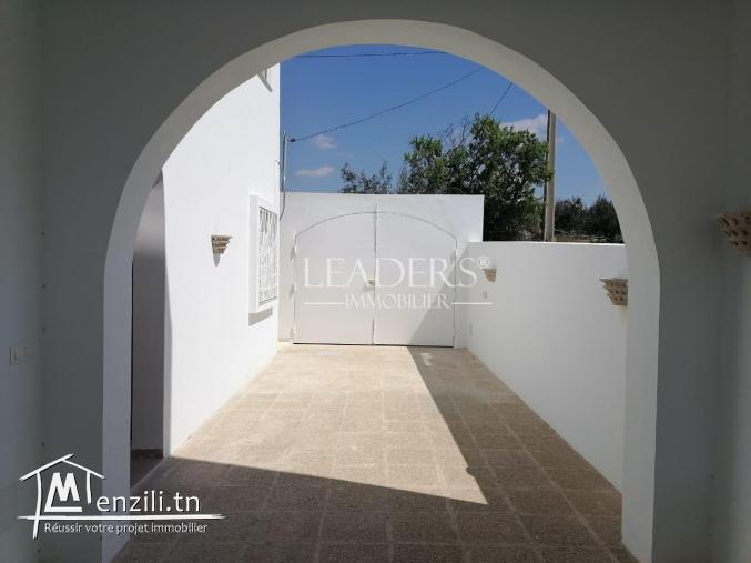 une belle villa avec piscine vue de mer
