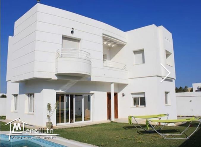 Villa richement meublée avec piscine