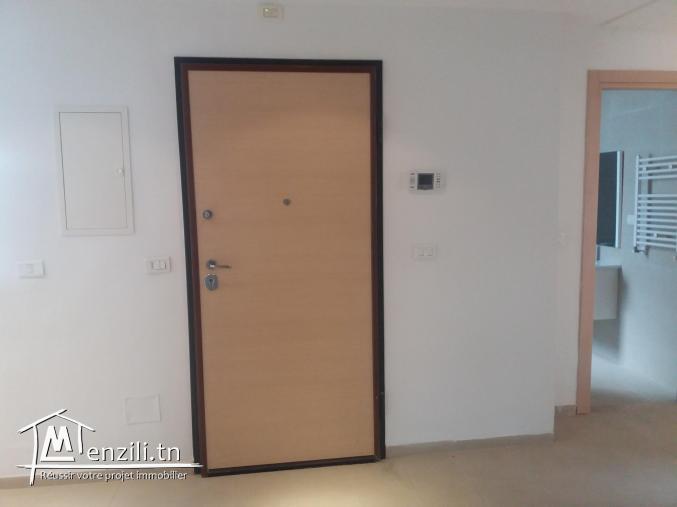 Trés joli appart LA soukra