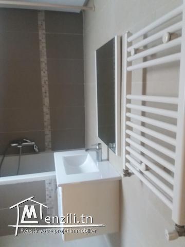 Trés joli appart LA soukra