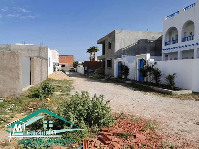 terrain d’habitation 227 m²  à dar allouche  200 mètres de la plage