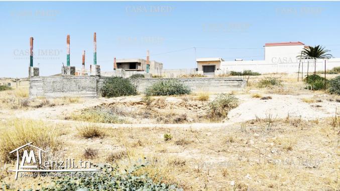 un terrain de 300 m2 a Oued Ellil