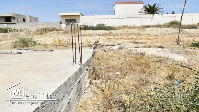 un terrain de 253 m2 a Oued Ellil
