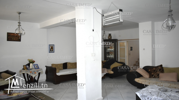 une grande villa 4 étage  située  à ibn khouldoun