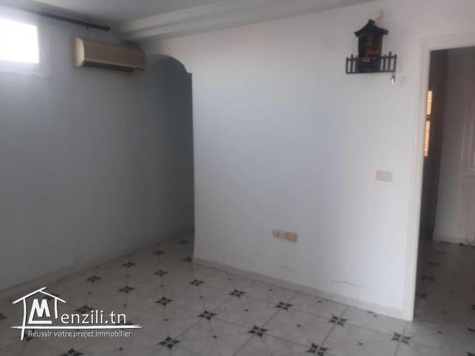 طابق علوي للكراء بطريق منزل شاكر