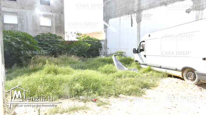 terrain de 176 m2  à manouba près magasin Aziza