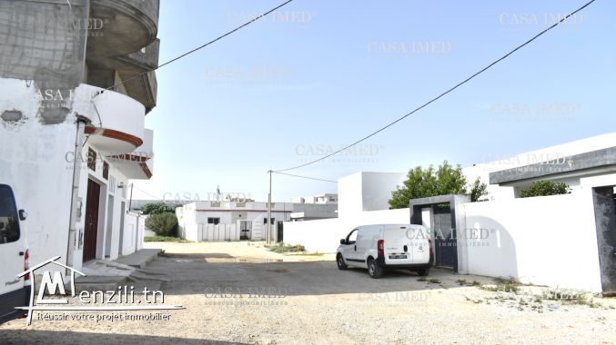 terrain de 176 m2  à manouba près magasin Aziza