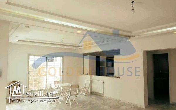 Duplex avec piscine tout neuf à La Marsa