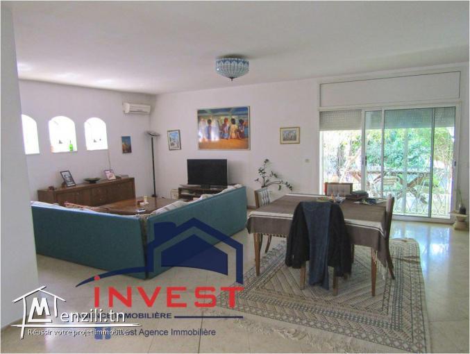 Villa avec piscine à Cité les pins