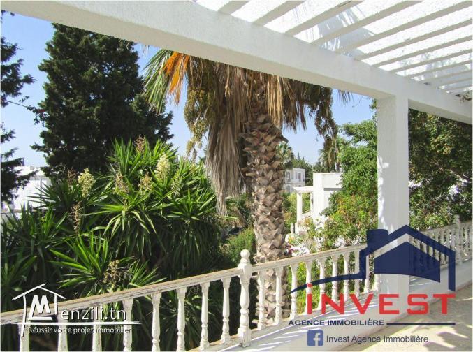 Villa avec piscine à Cité les pins