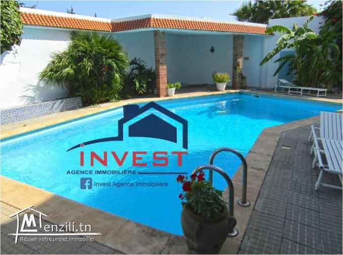 Villa avec piscine à Cité les pins