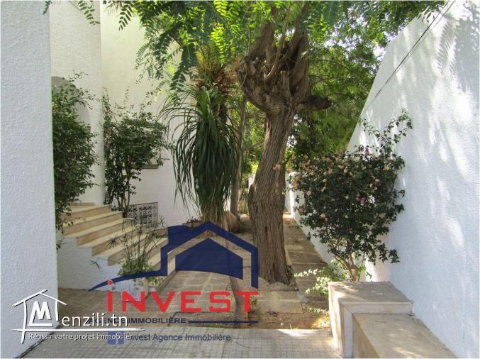 Villa avec piscine à Cité les pins