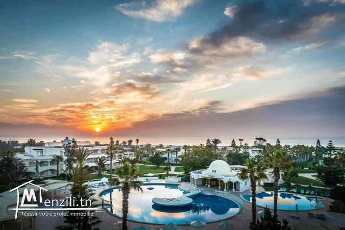 À louer une luxueuse villa S+5  pour les vacances à Yassmine hammamet