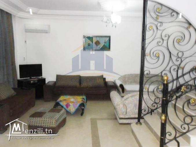 maison meublé à corniche