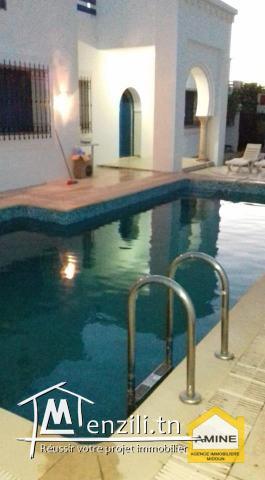 À louer une villa avec piscine à Aghir