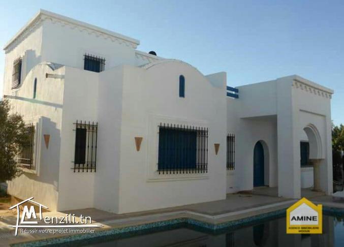 À louer une villa avec piscine à Aghir