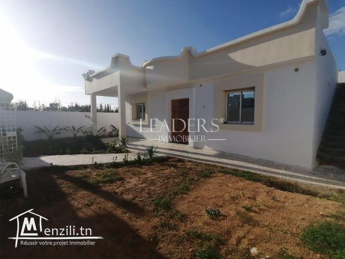 une maison au RDC avec garage située à Hammamet