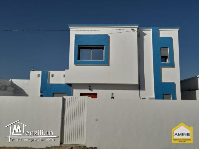 A vendre villa avec piscine zone urbaine Djerba Midoun